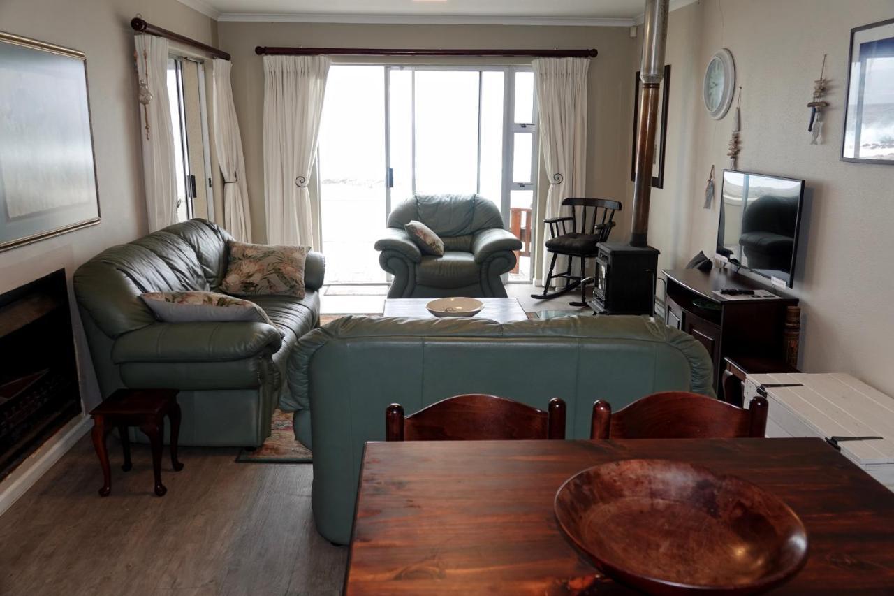 House 10-on-sea * Hermanus